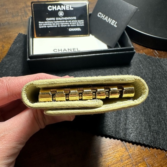 Full Inclusion Chanel 6 Key Holder - Picture 6 of 16
